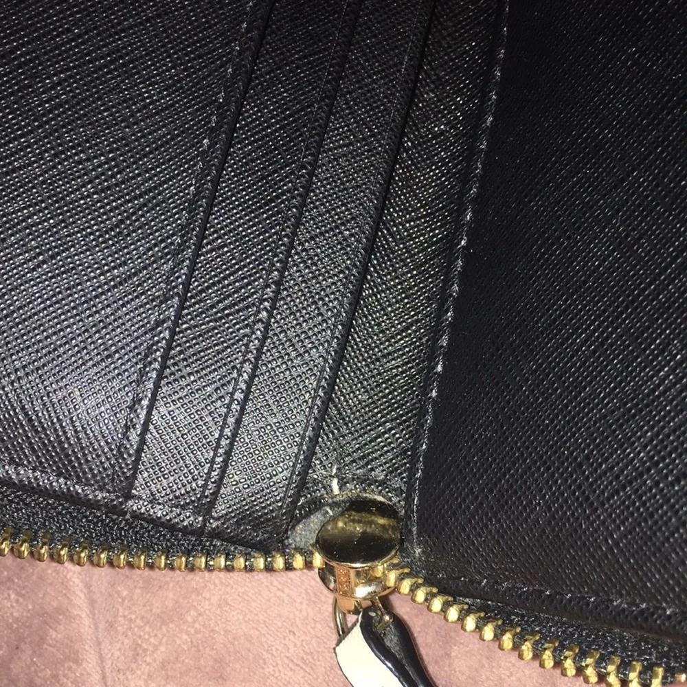 Kate Spade zip around wallet - Picture 5 of 10